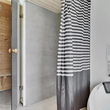 Four-bedroom In בית נופש