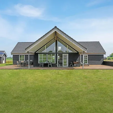 Semesterbostad Four-bedroom In *