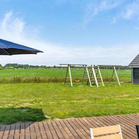 Four-bedroom In Semesterbostad